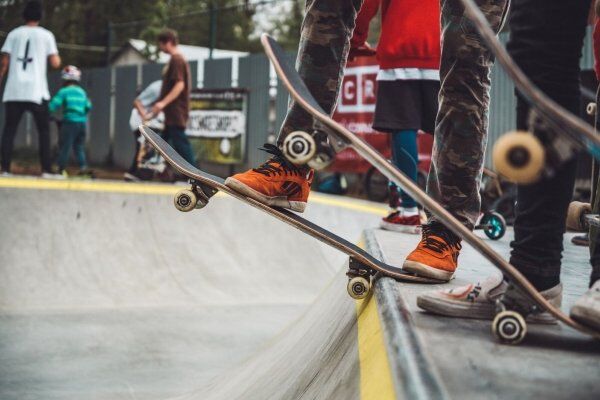 Aulas de skate para iniciantes: guia prático e seguro Aulas de skate para iniciantes: guia prático e seguro
