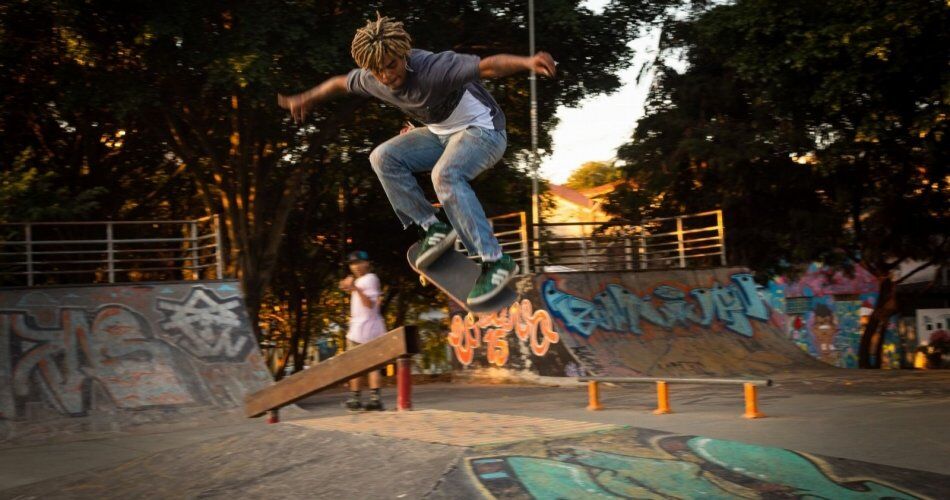 Tiny vídeos ensinando o ollie: Shorts e Reels otimizados para conversão